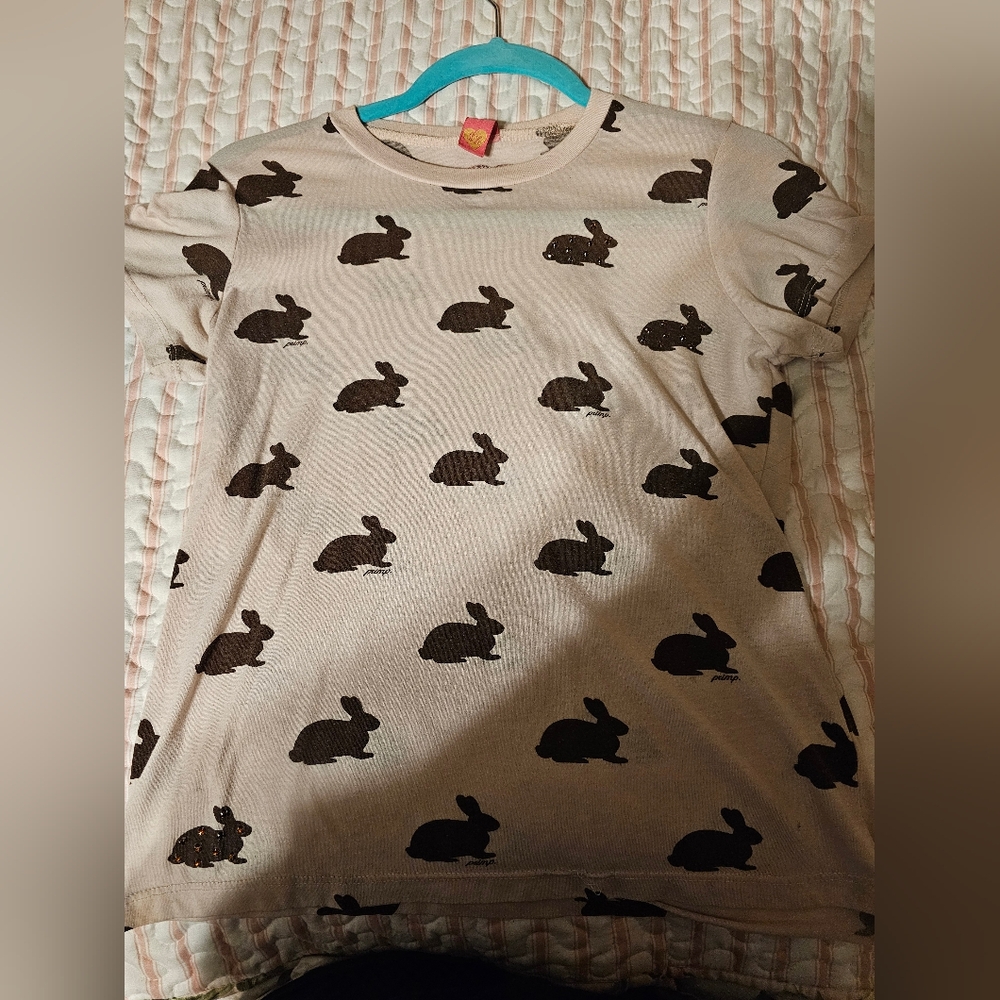 Primp Rabbit Shirt - Picture 2 of 8